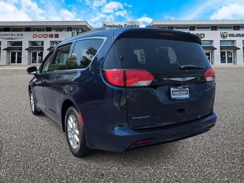 Jazz Blue Pearlcoat 2020 Chrysler Voyager LXI