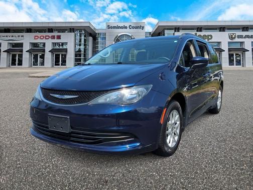 Jazz Blue Pearlcoat 2020 Chrysler Voyager LXI