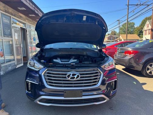 2017 Hyundai SANTA FE SE