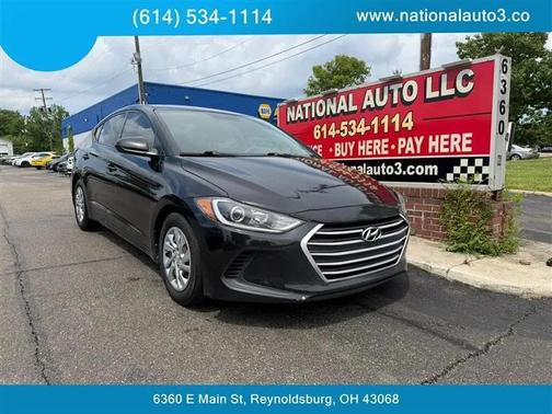 Black 2018 Hyundai ELANTRA SE