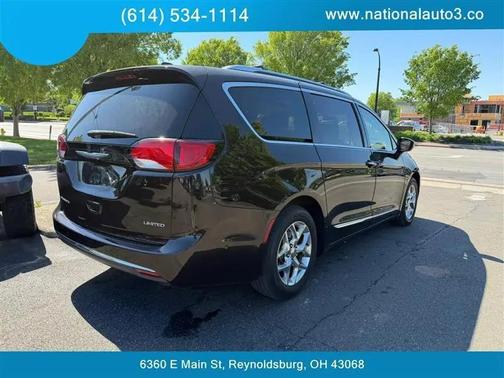Brown 2017 Chrysler Pacifica Limited