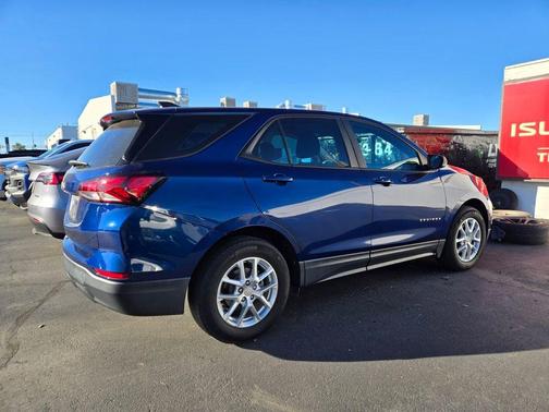 2022 Chevrolet Equinox LS