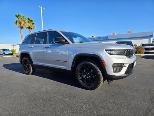 2024 Jeep Grand Cherokee Laredo