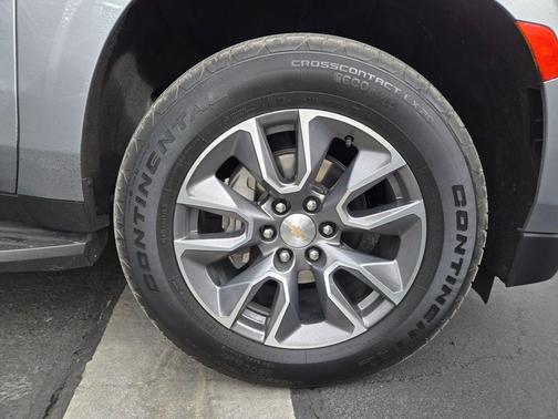 2024 Chevrolet Suburban LT