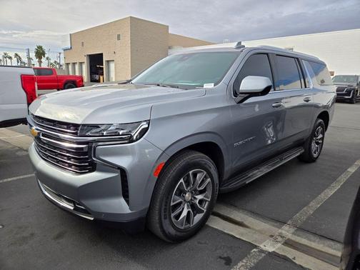 2024 Chevrolet Suburban LT