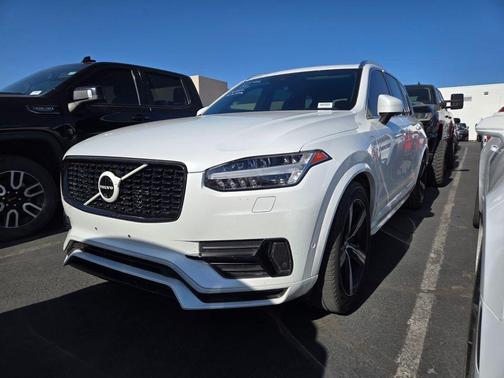 White 2017 Volvo XC90 Hybrid T8 R-Design