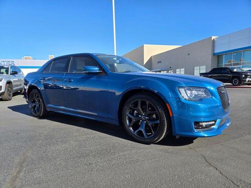 2023 Chrysler 300 Touring L