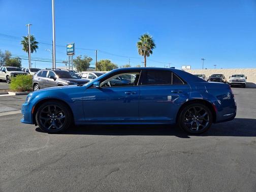 2023 Chrysler 300 Touring L