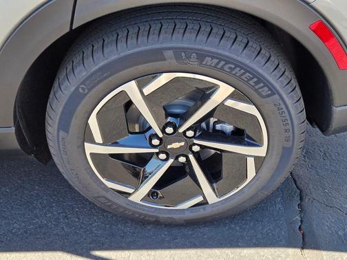 2026 Chevrolet Equinox EV LT 2