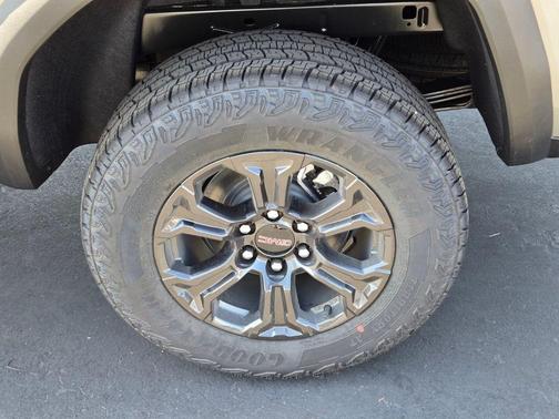 2025 GMC Canyon Elevation