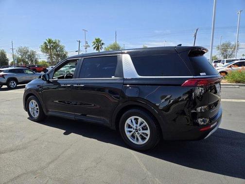 2022 Kia Carnival LXS