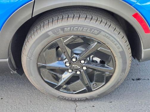 2026 Chevrolet Equinox EV LT 1