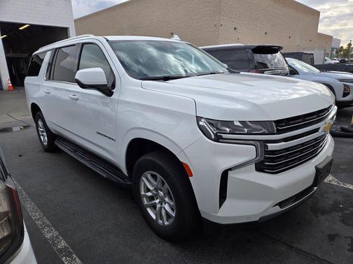 2024 Chevrolet Suburban LT