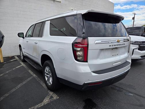 2024 Chevrolet Suburban LT