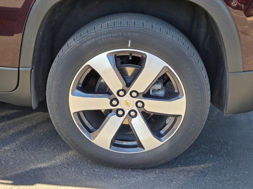 Black Cherry Metallic 2023 Chevrolet Traverse LT Leather