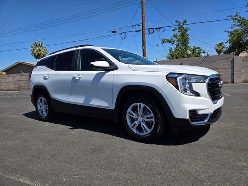 Summit White 2023 GMC Terrain SLE