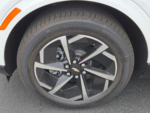 2025 Chevrolet Equinox EV LT 2