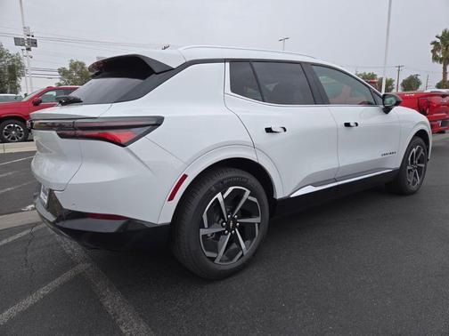 2025 Chevrolet Equinox EV LT 2