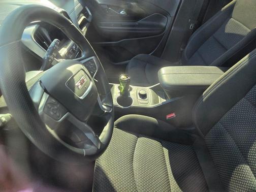 Summit White 2022 GMC Terrain SLE