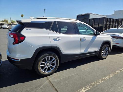 White Frost 2022 GMC Terrain SLT