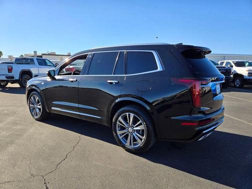 2022 Cadillac XT6 Premium Luxury FWD