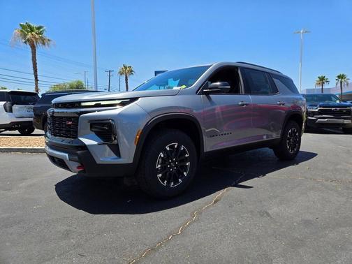 Sterling Gray Metallic 2026 Chevrolet Traverse Z71