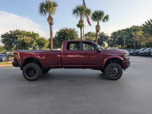 2024 RAM 3500 Laramie Crew Cab 4x4 8' Box
