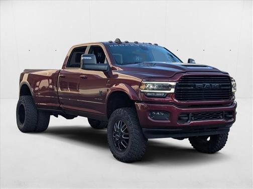 2024 RAM 3500 Laramie Crew Cab 4x4 8' Box