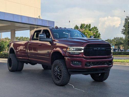 2024 RAM 3500 Laramie Crew Cab 4x4 8' Box