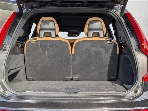 Onyx Black Metallic 2017 Volvo XC90 T6 Momentum