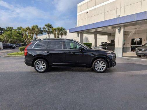 Onyx Black Metallic 2017 Volvo XC90 T6 Momentum