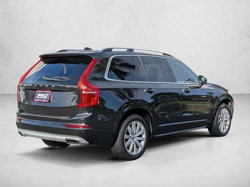 Onyx Black Metallic 2017 Volvo XC90 T6 Momentum