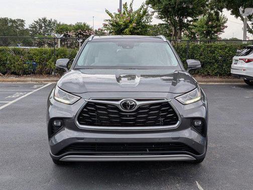 Magnetic Gray Metallic 2024 Toyota Highlander Platinum