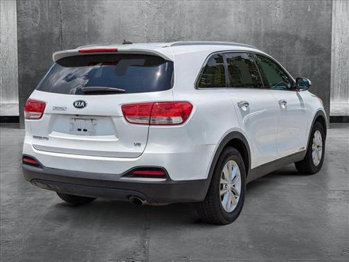 2017 Kia Sorento LX