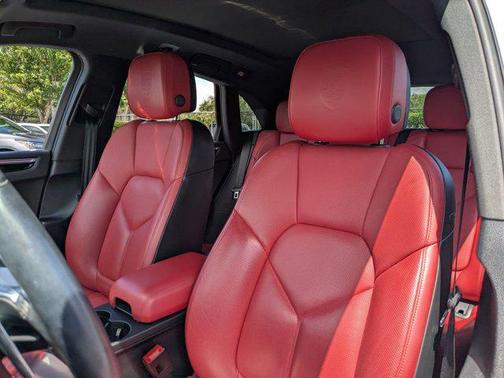2021 Porsche Macan AWD