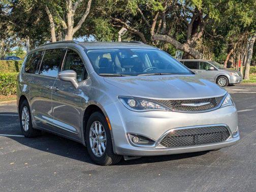 2020 Chrysler Pacifica Touring L