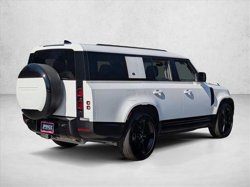 2024 Land Rover Defender 130 P400 X-Dynamic SE