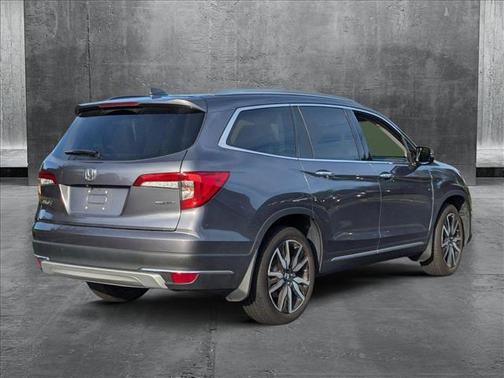 2022 Honda Pilot Touring 8-Passenger