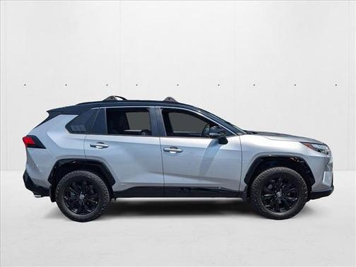 2022 Toyota RAV4 Hybrid SE
