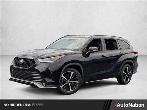 Midnight Black Metallic 2021 Toyota Highlander XSE