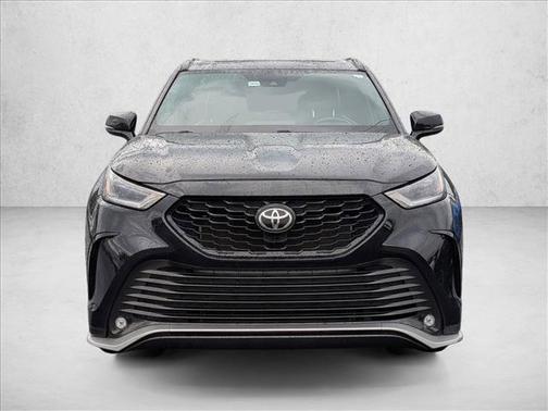 Midnight Black Metallic 2021 Toyota Highlander XSE
