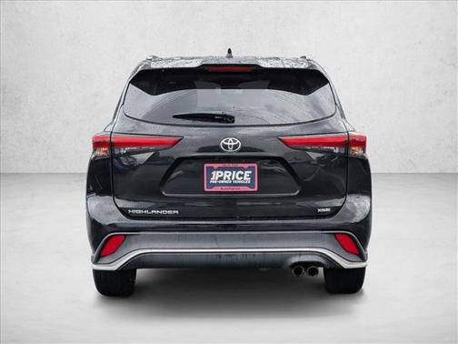 Midnight Black Metallic 2021 Toyota Highlander XSE