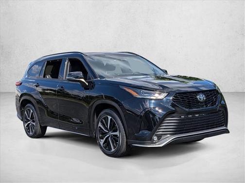 Midnight Black Metallic 2021 Toyota Highlander XSE