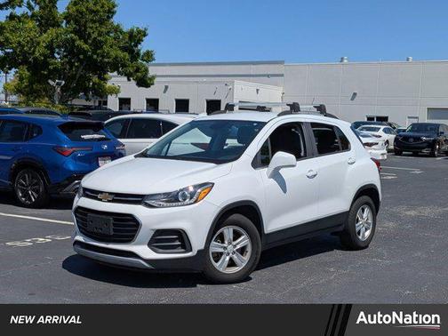 Summit White 2020 Chevrolet Trax LT