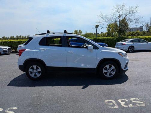 Summit White 2020 Chevrolet Trax LT