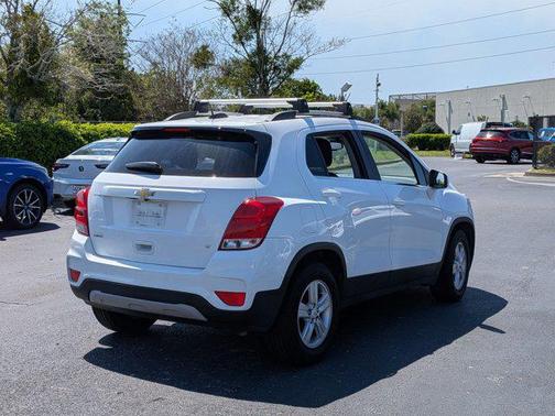 Summit White 2020 Chevrolet Trax LT