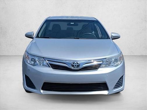 Classic Silver Metallic 2014 Toyota Camry LE