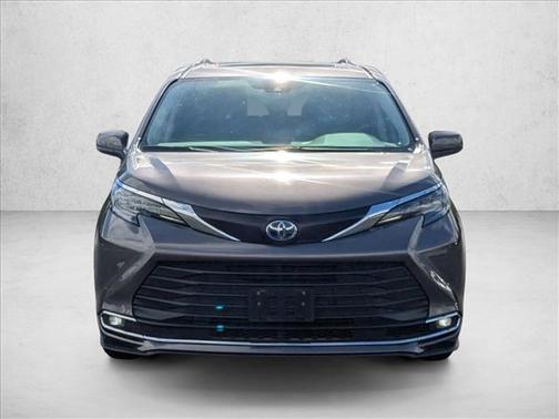 2024 Toyota Sienna XLE 8 Passenger
