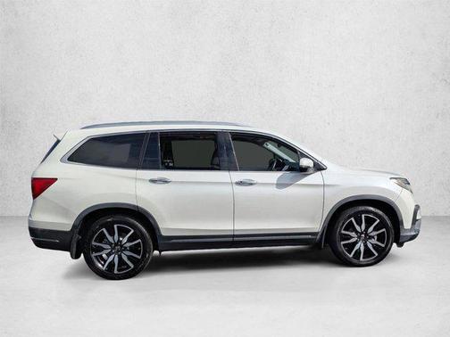 White Diamond Pearl 2019 Honda Pilot Touring 8-Passenger
