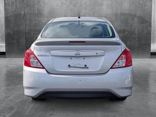 2017 Nissan Versa 1.6 S+
